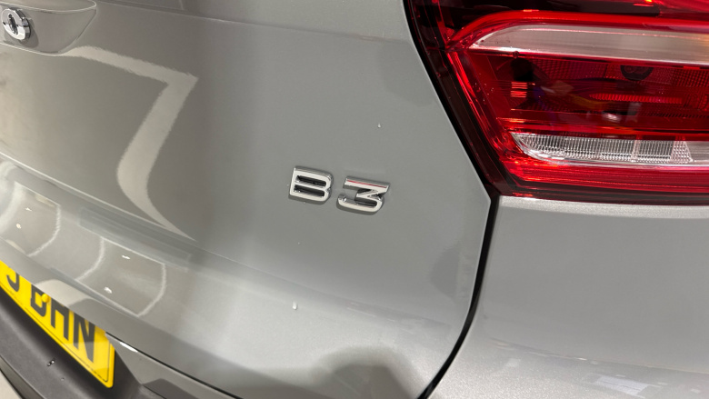 Volvo XC40 2.0 B3P Plus Dark 5dr Auto Petrol Estate